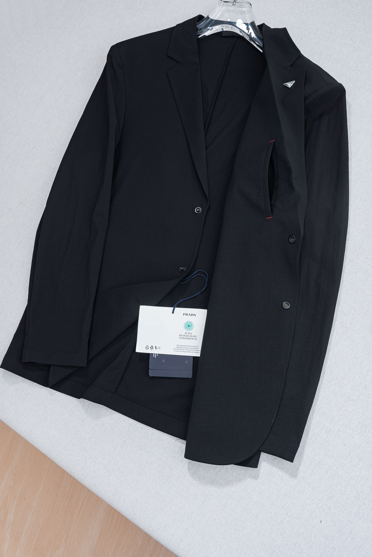 Prada普拉达2026ss春夏休闲西装#时尚而舒适的产品，让您在各种场合中都能自信、得体地展现风采。搭