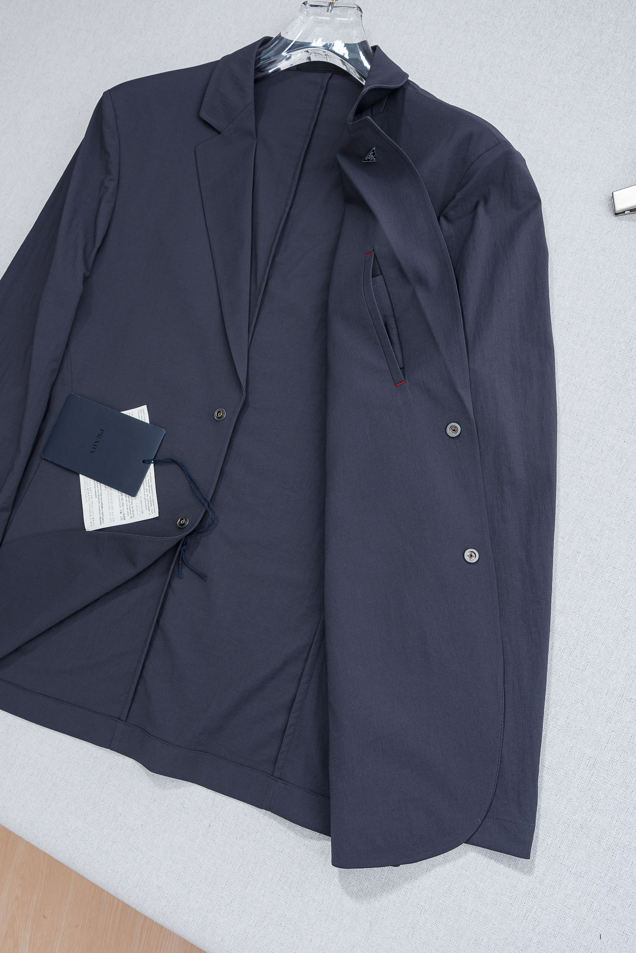 Prada普拉达2026ss春夏休闲西装#时尚而舒适的产品，让您在各种场合中都能自信、得体地展现风采。搭