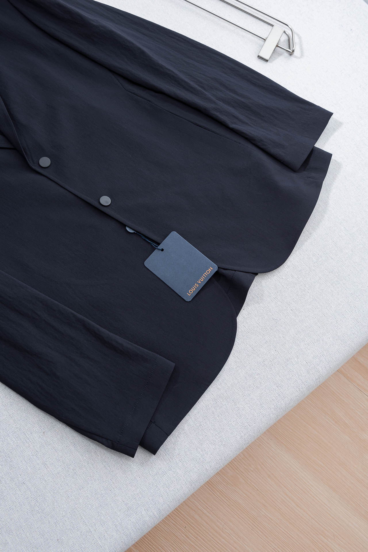 LV 2026ss春夏休闲西装#时尚而舒适的产品，让您在各种场合中都能自信、得体地展现风采。搭配现代化元