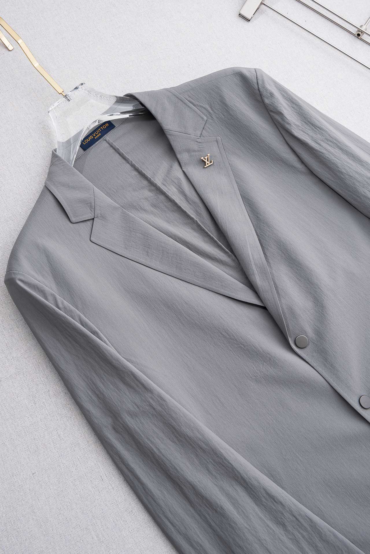 LV 2026ss春夏休闲西装#时尚而舒适的产品，让您在各种场合中都能自信、得体地展现风采。搭配现代化元