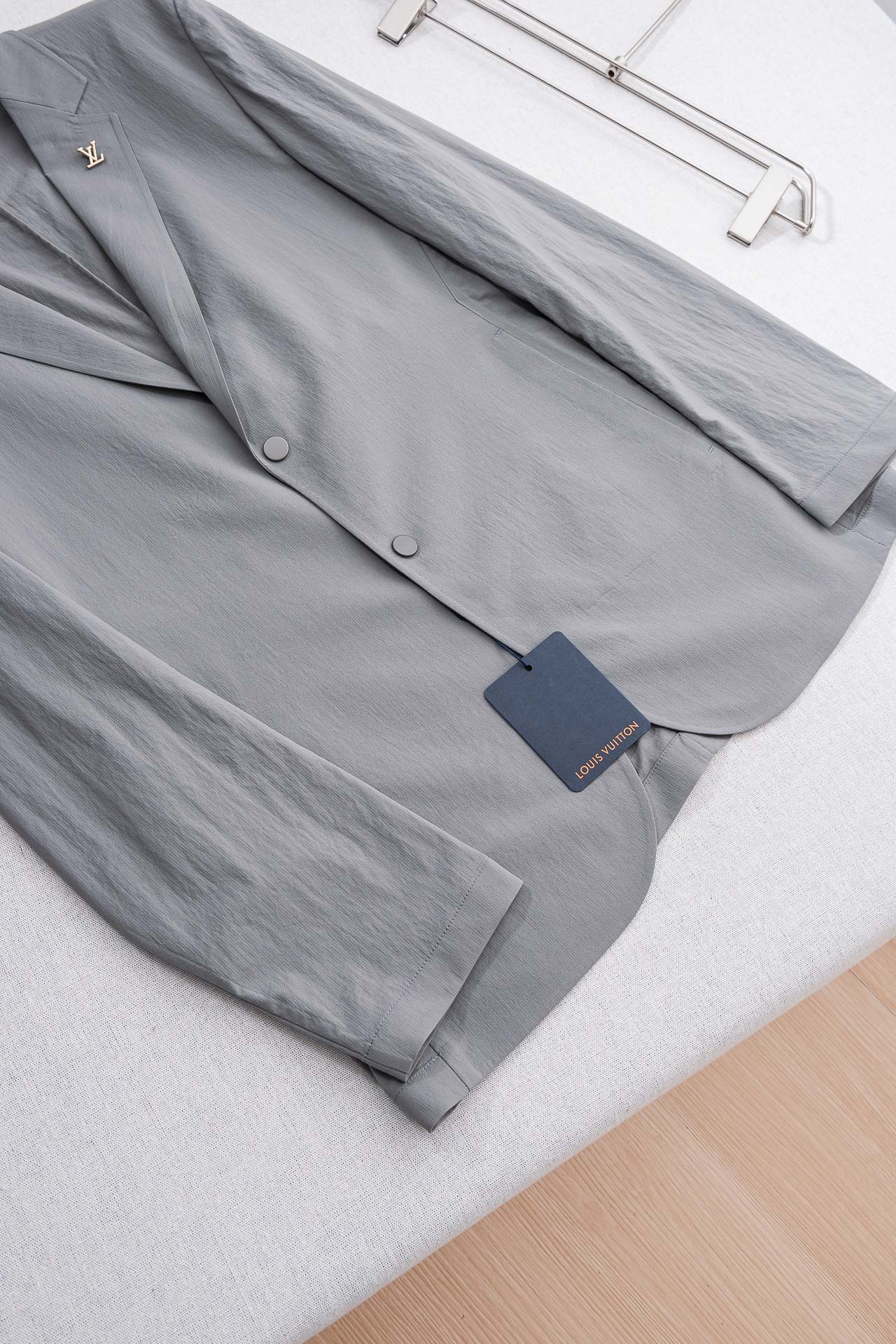 LV 2026ss春夏休闲西装#时尚而舒适的产品，让您在各种场合中都能自信、得体地展现风采。搭配现代化元