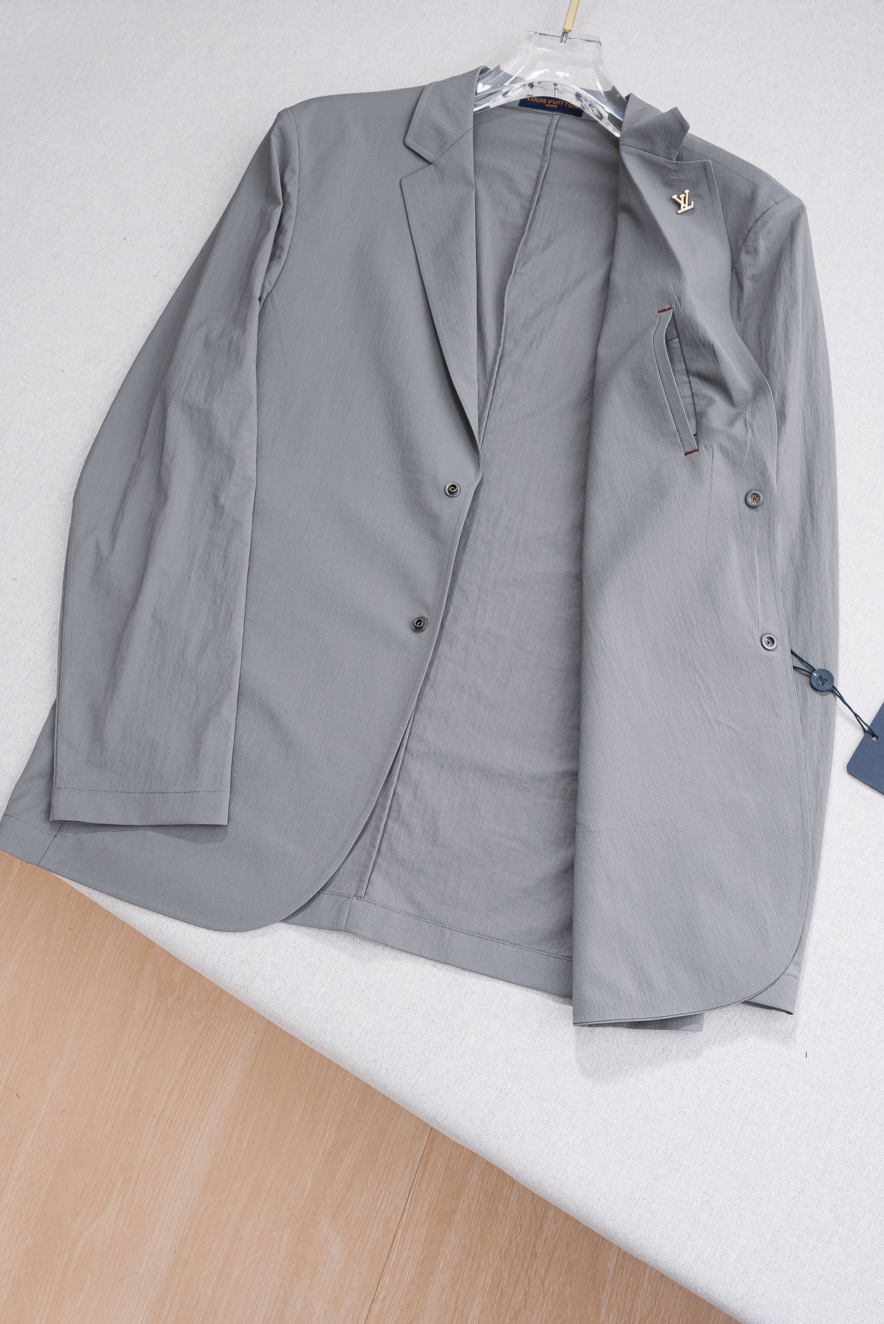 LV 2026ss春夏休闲西装#时尚而舒适的产品，让您在各种场合中都能自信、得体地展现风采。搭配现代化元