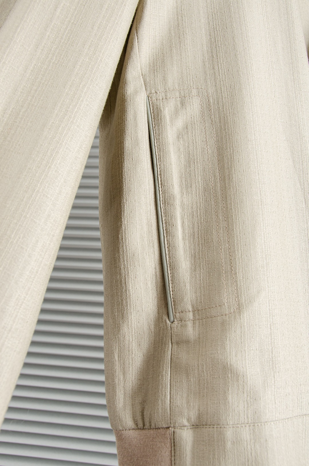 zegna 26SS新款亚麻➕天丝 混纺面料飞行员夹克#这款采用亚麻18%+82天丝混纺面料制作的飞行员