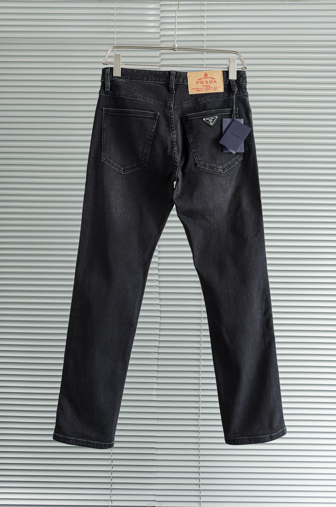 Pra*da普/拉达男士时装款商务休闲丹宁牛仔裤最新出品，巴黎秀场演绎款！！高端奢华且非常牛掰的一款丹宁