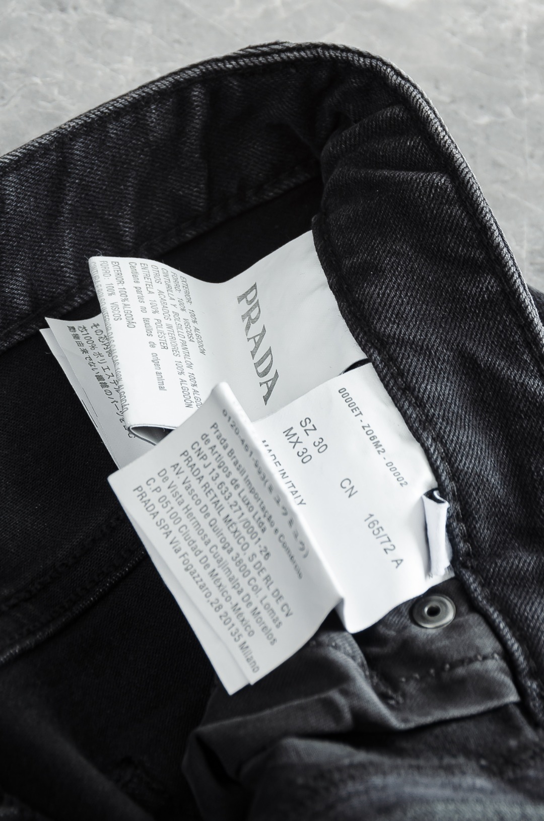 Pra*da普/拉达男士时装款商务休闲丹宁牛仔裤最新出品，巴黎秀场演绎款！！高端奢华且非常牛掰的一款丹宁