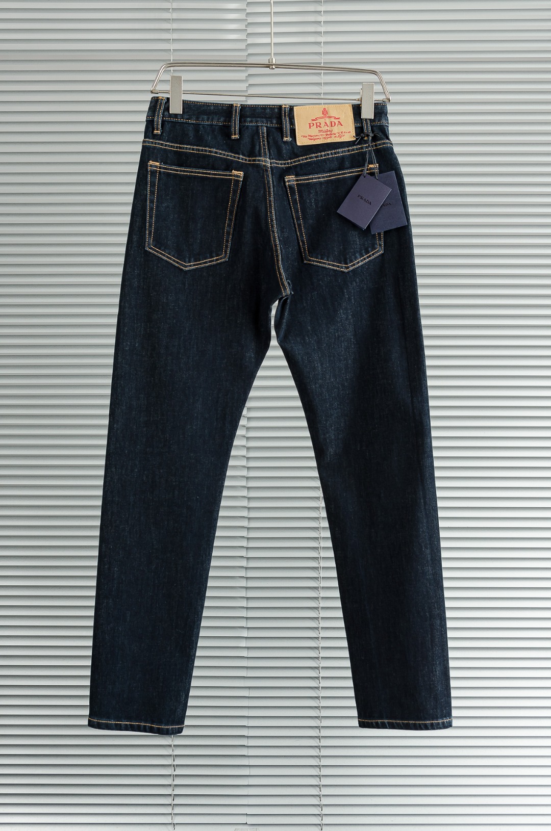 Pra*da普/拉达男士时装款商务休闲丹宁牛仔裤最新出品，巴黎秀场演绎款！！高端奢华且非常牛掰的一款丹宁