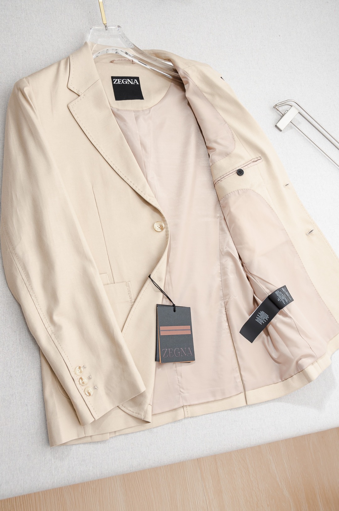 zegna杰尼亚2026ss春夏新品 亚麻混纺面料商务休闲西装#一贯的高品质标准，每一个细节都经过精心打