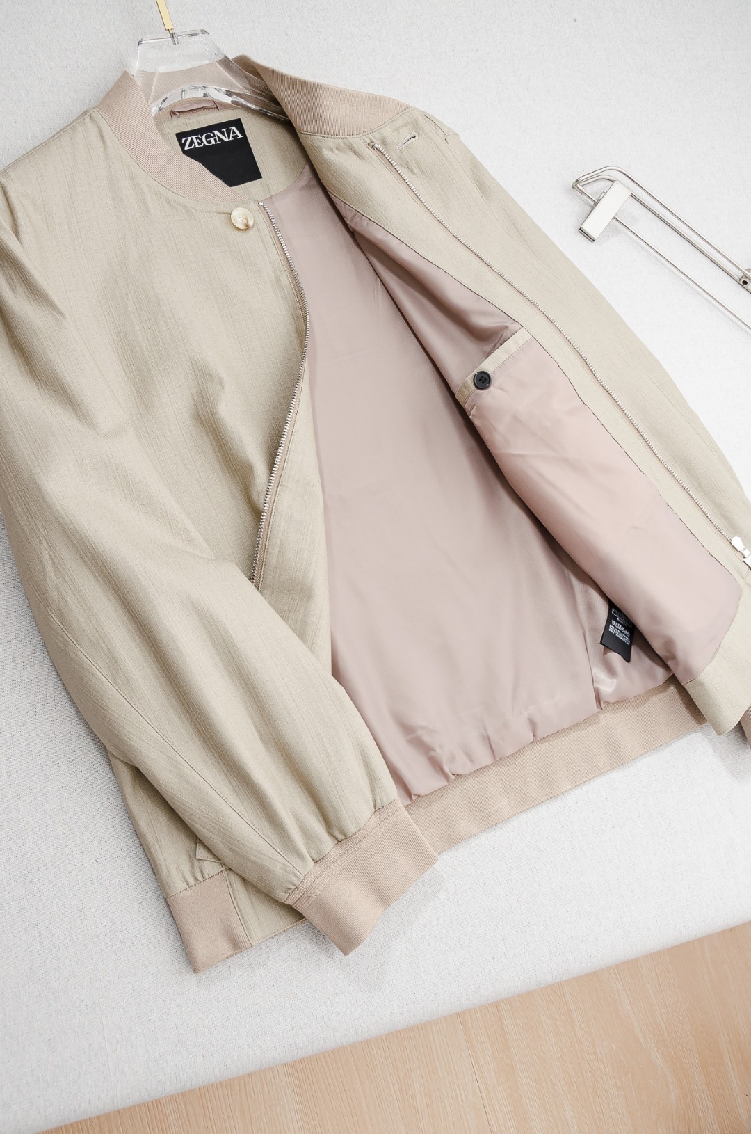 zegna 26SS新款亚麻➕天丝 混纺面料飞行员夹克#这款采用亚麻18%+82天丝混纺面料制作的飞行员