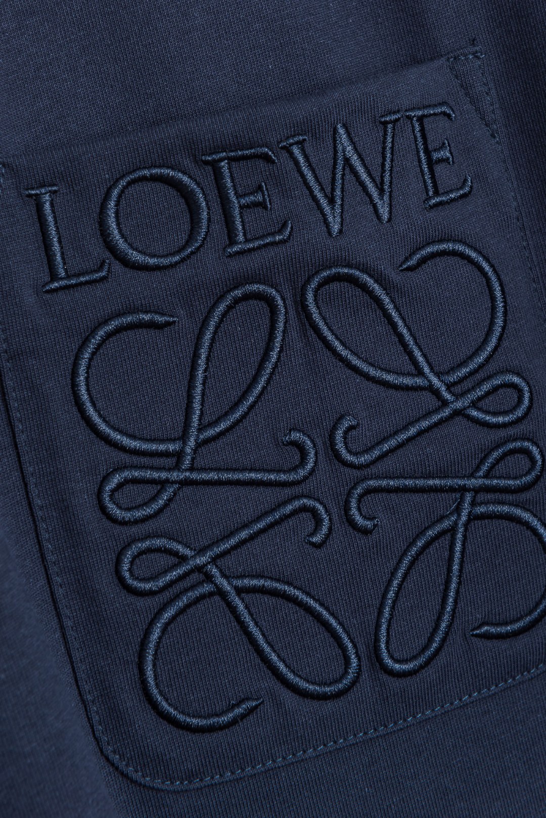 ☀️☀️LOEWE 罗意威2026SS时尚潮人必备男士休闲圆领短袖T恤衫#设计理念潮流前卫与尚可持续，选