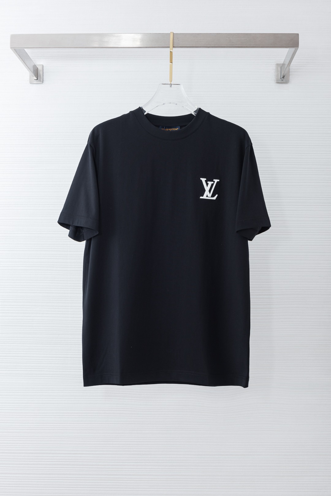 LV 2026SS时尚潮人必备男士休闲圆领短袖T恤衫#设计理念潮流前卫与尚可持续，选用客供进口100%棉