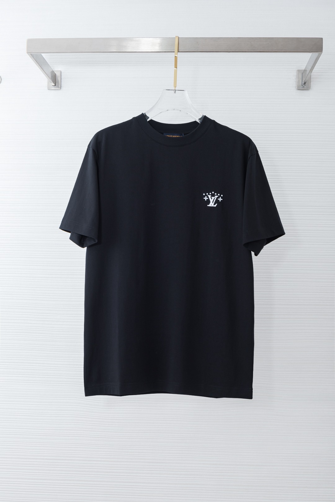 LV 2026SS时尚潮人必备男士休闲圆领短袖T恤衫#设计理念潮流前卫与尚可持续，选用客供进口100%棉