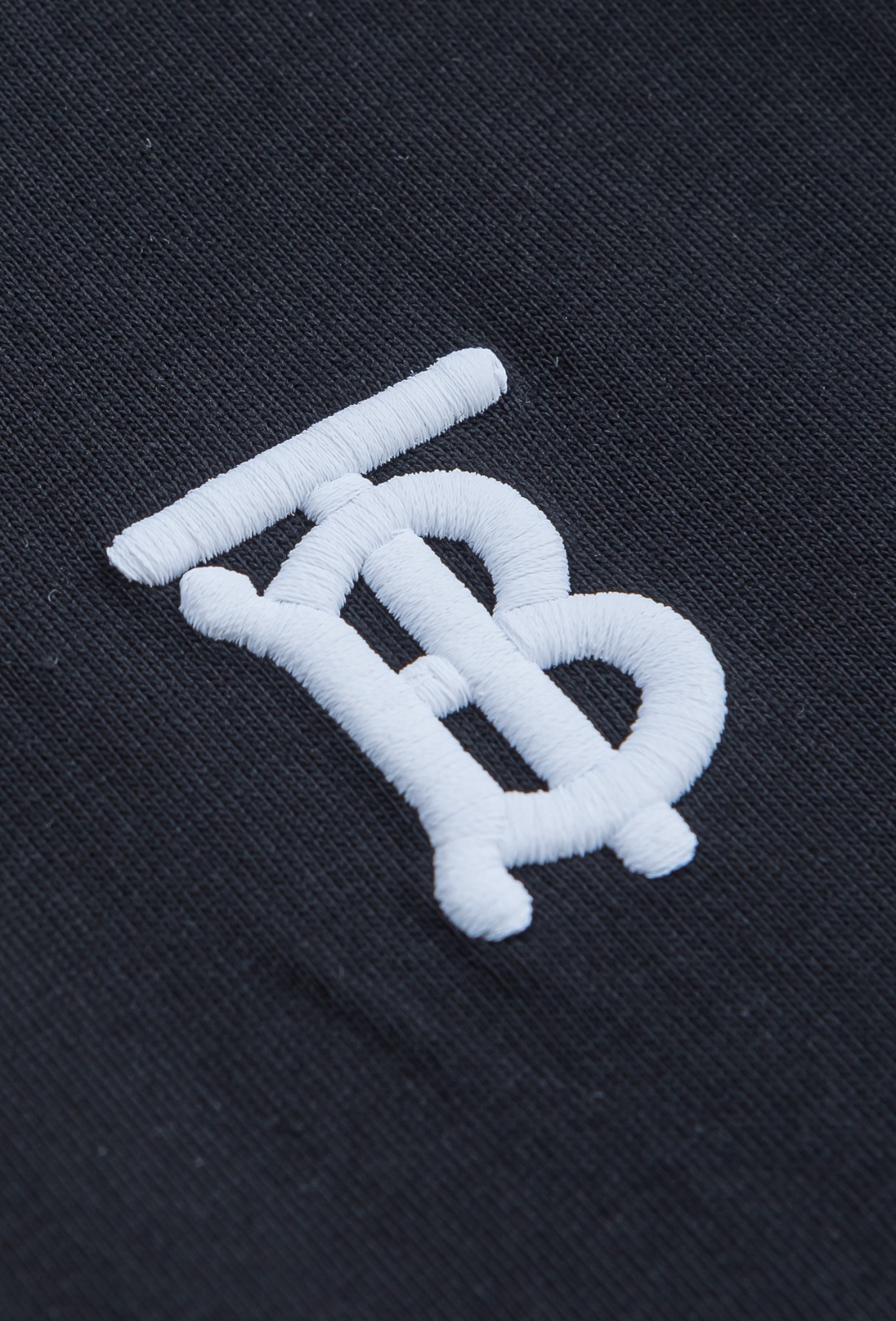 BURBE*RRY 巴宝*莉2026SS时尚潮人必备男士休闲圆领短袖T恤衫#设计理念潮流前卫与尚可持续，