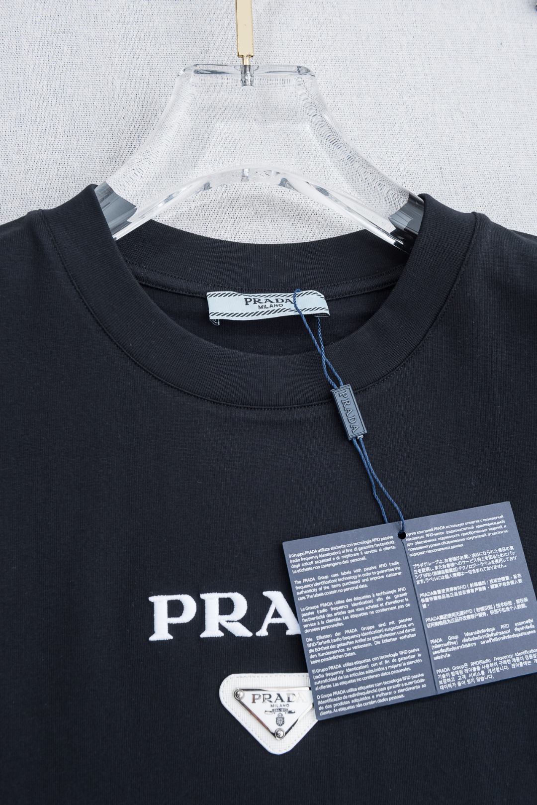 P*RADA普拉*达2026SS时尚潮人必备男士休闲圆领短袖T恤衫#设计理念潮流前卫与尚可持续，选用客供