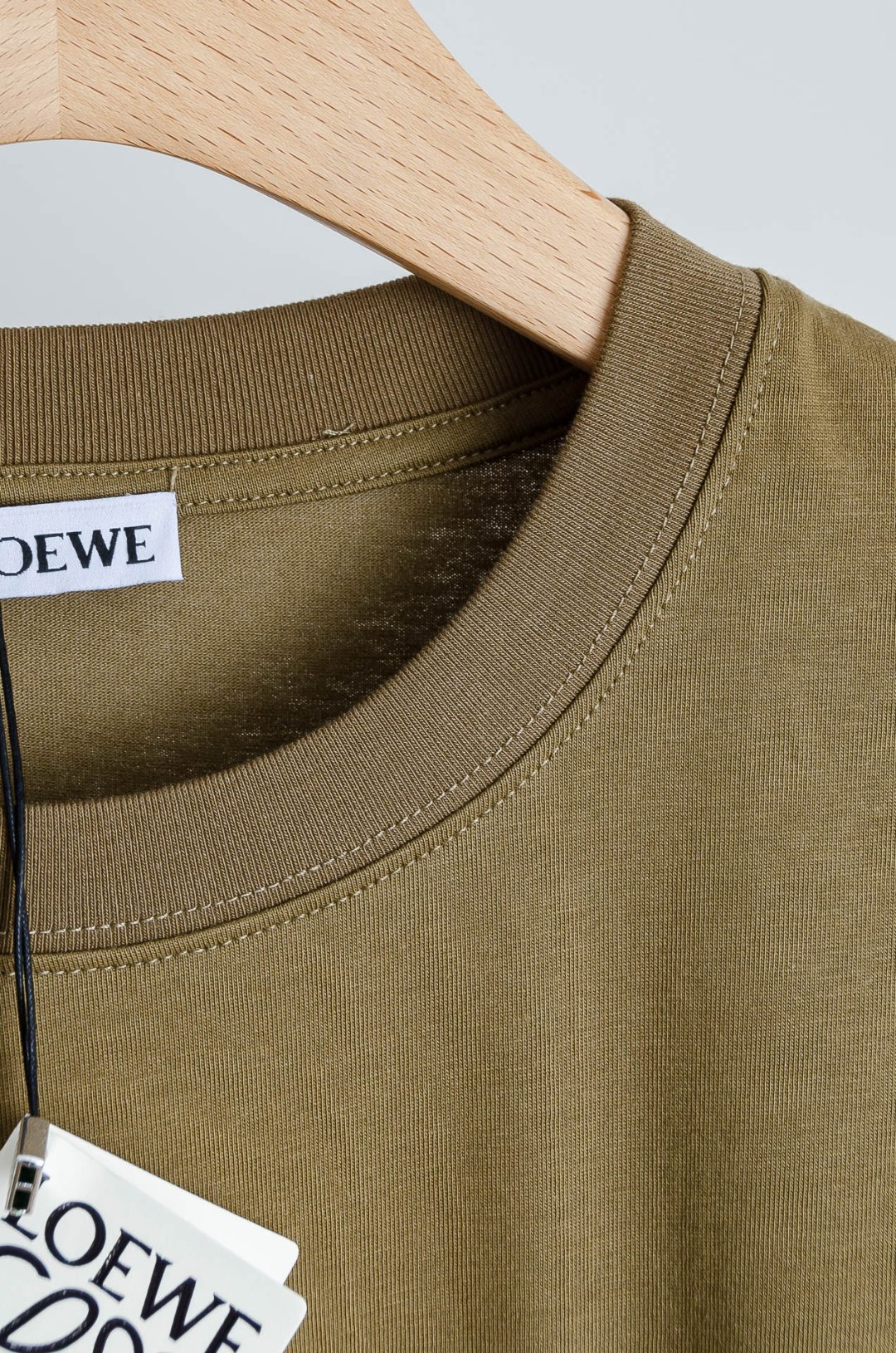 ☀️☀️LOEWE 罗意威2026SS时尚潮人必备男士休闲圆领短袖T恤衫#设计理念潮流前卫与尚可持续，选