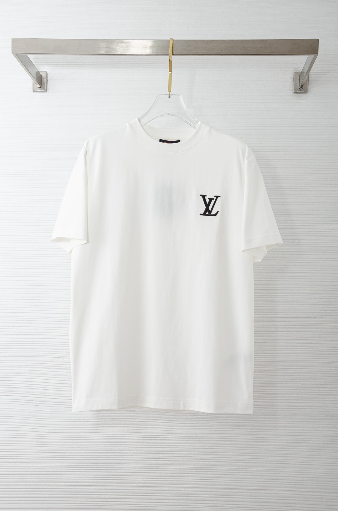 LV 2026SS时尚潮人必备男士休闲圆领短袖T恤衫#设计理念潮流前卫与尚可持续，选用客供进口100%棉