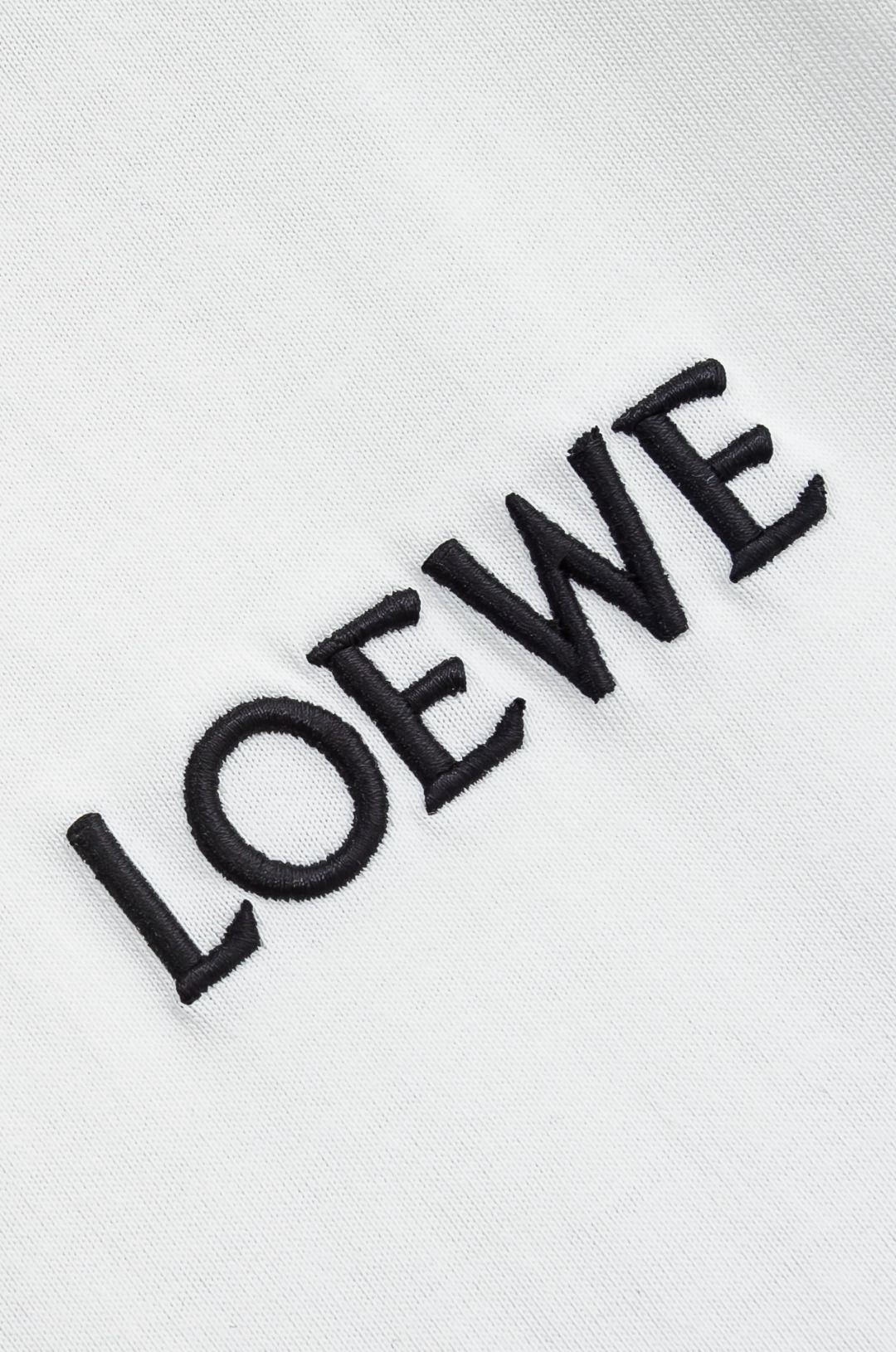 LO*EWE罗.意威2026SS时尚潮人必备男士休闲圆领短袖T恤衫#设计理念潮流前卫与尚可持续，选用客供