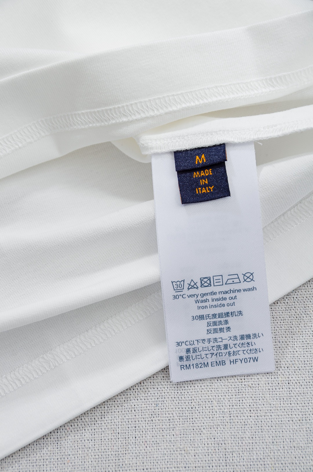 LV 2026SS时尚潮人必备男士休闲圆领短袖T恤衫#设计理念潮流前卫与尚可持续，选用客供进口100%棉