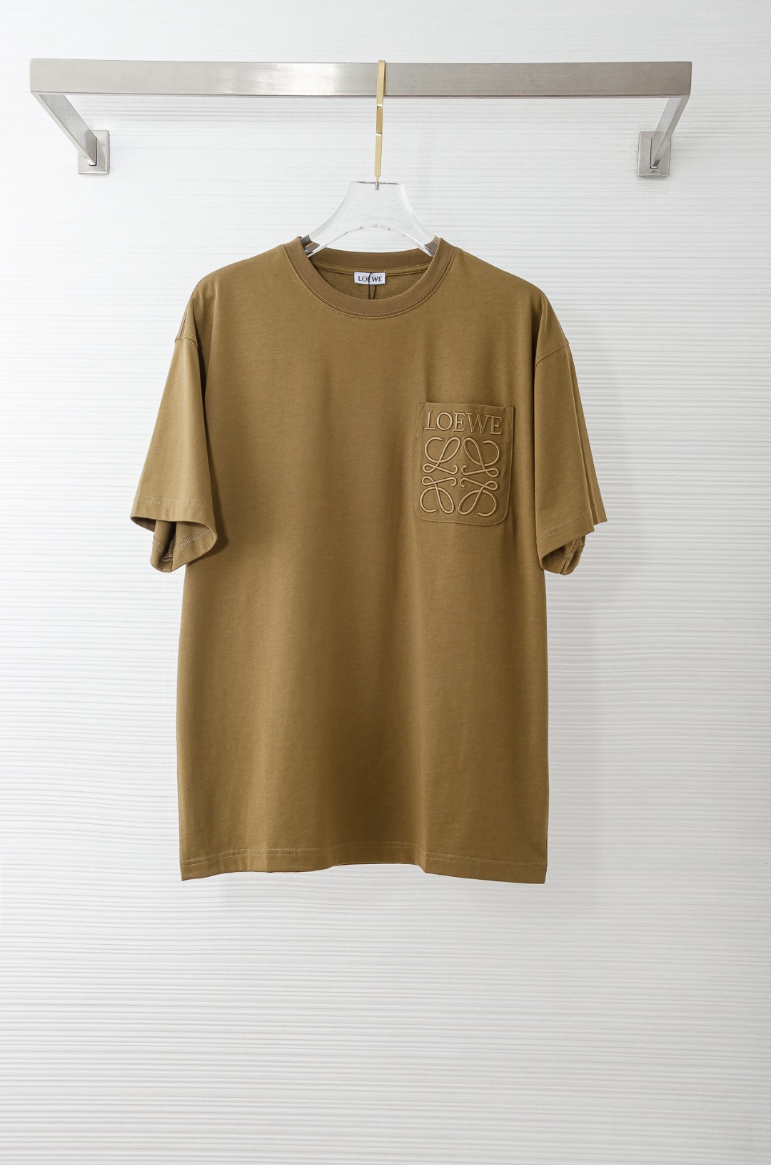 LOEWE 罗意威2026SS时尚潮人必备男士休闲圆领短袖T恤衫#设计理念潮流前卫与尚可持续，选用客供进