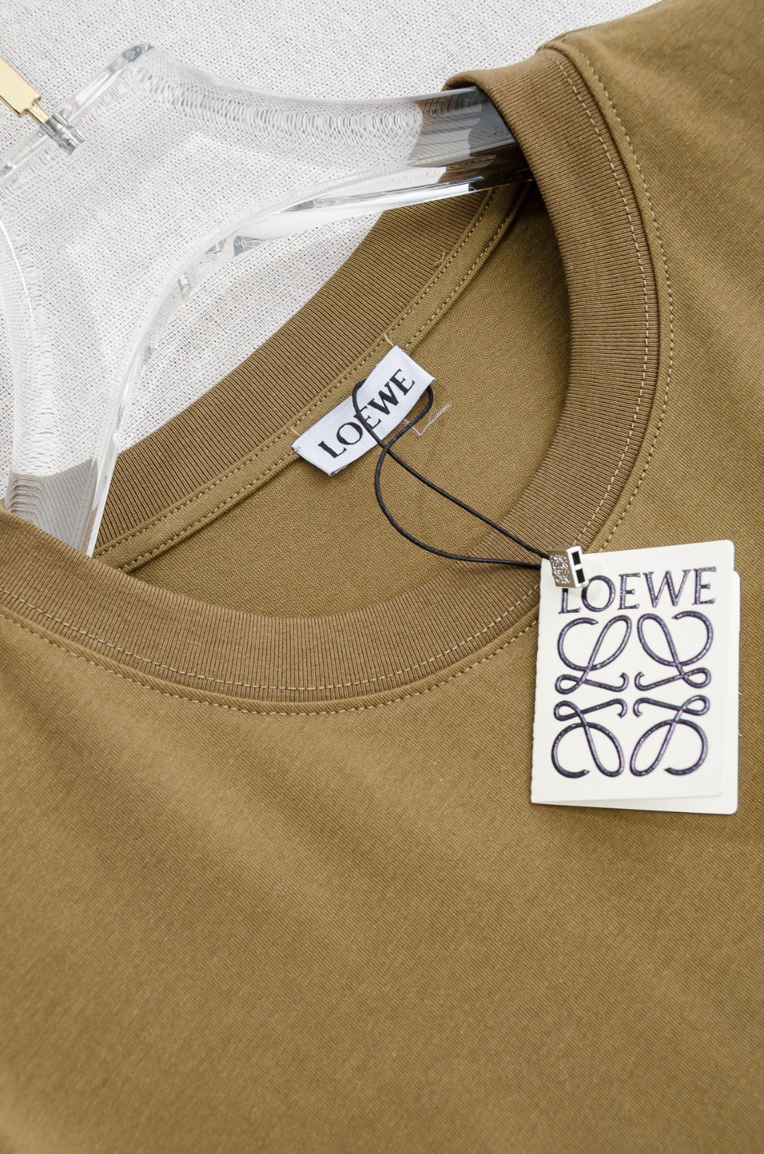 LOEWE 罗意威2026SS时尚潮人必备男士休闲圆领短袖T恤衫#设计理念潮流前卫与尚可持续，选用客供进