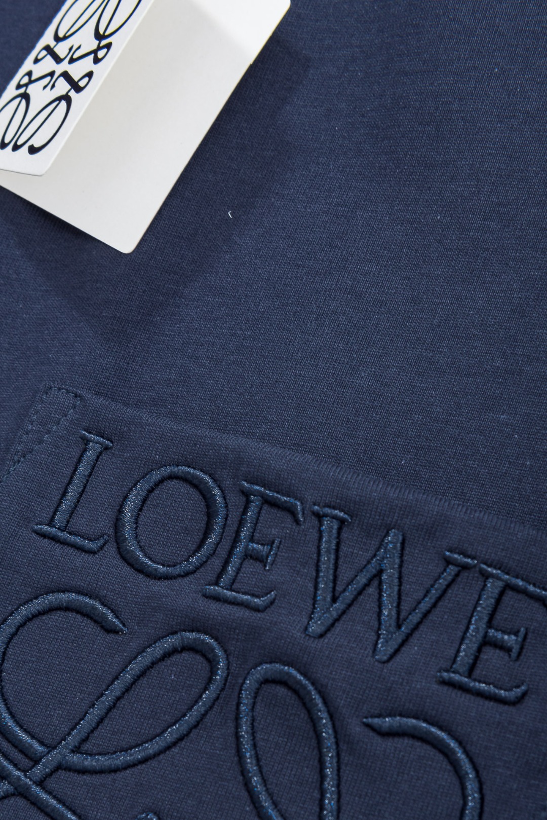 LOEWE 罗意威2026SS时尚潮人必备男士休闲圆领短袖T恤衫#设计理念潮流前卫与尚可持续，选用客供进