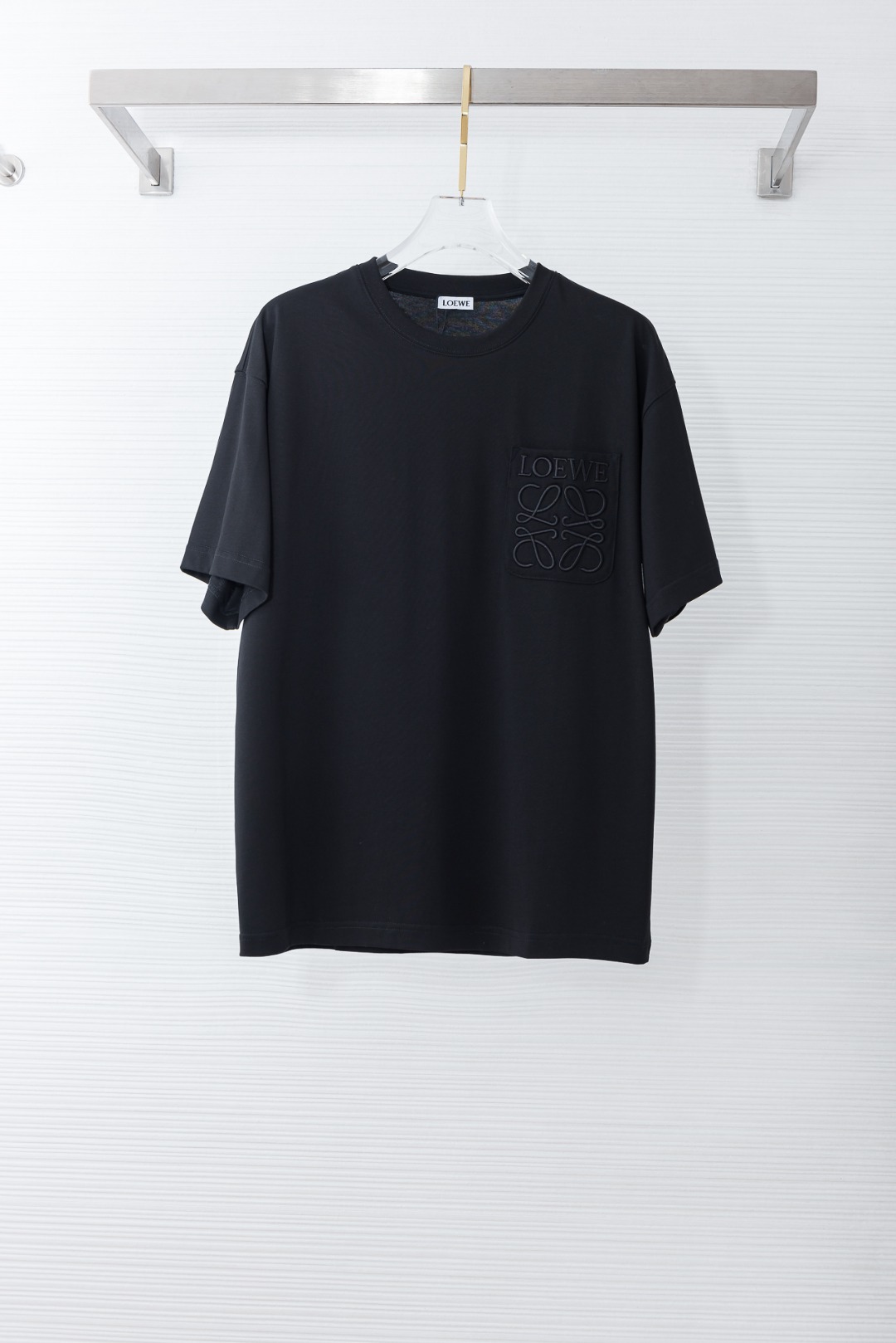 LOEWE 罗意威2026SS时尚潮人必备男士休闲圆领短袖T恤衫#设计理念潮流前卫与尚可持续，选用客供进