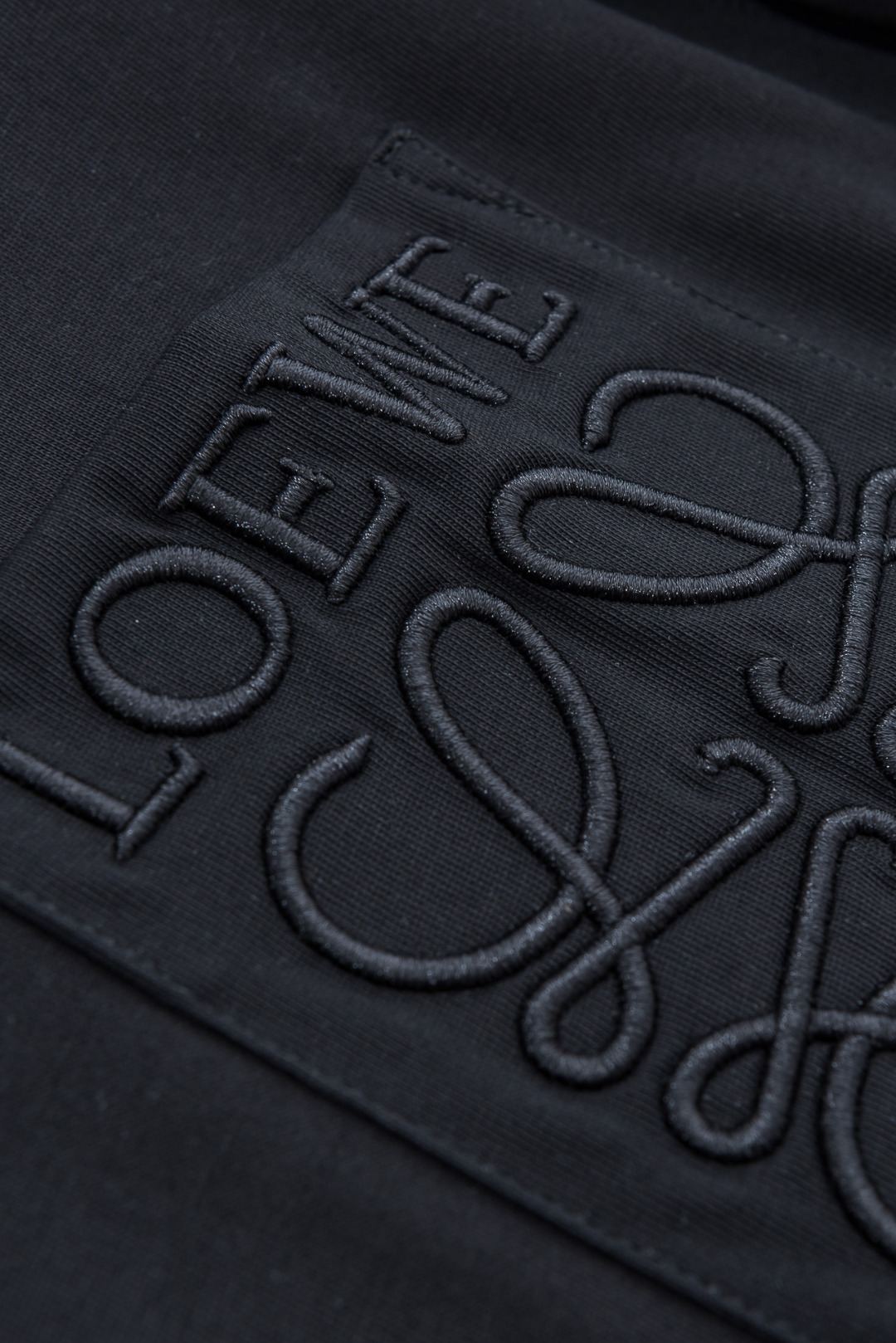 LOEWE 罗意威2026SS时尚潮人必备男士休闲圆领短袖T恤衫#设计理念潮流前卫与尚可持续，选用客供进