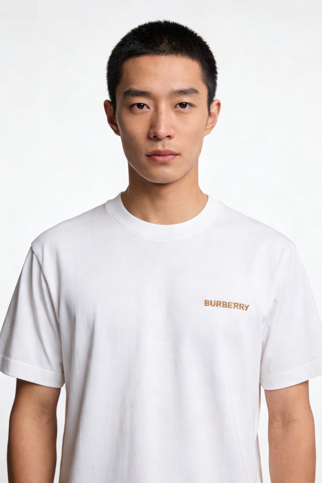BBR 巴*宝莉2026SS时尚潮人必备男士休闲圆领短袖T恤衫#设计理念潮流前卫与尚可持续，选用客供进口