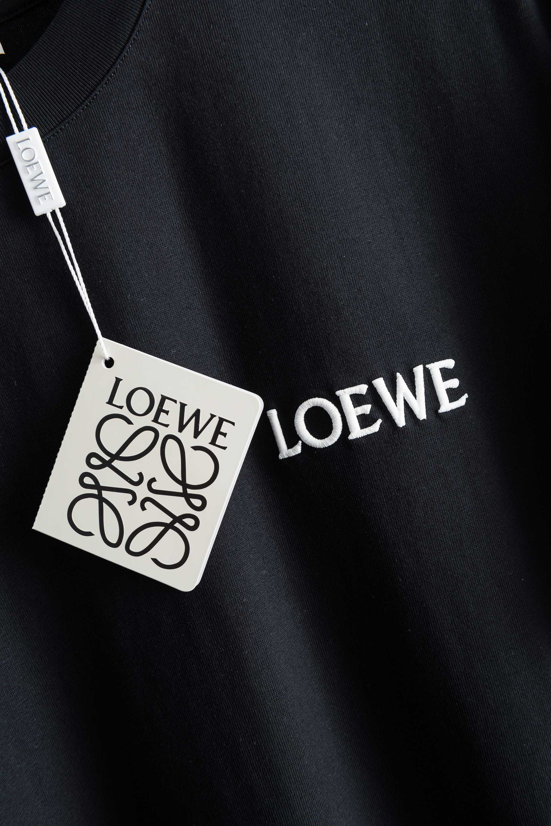 罗意#威LOE*#WE 2026SS时尚潮人必备男士休闲圆领短袖T恤衫#设计理念潮流前卫与尚可持续，选用