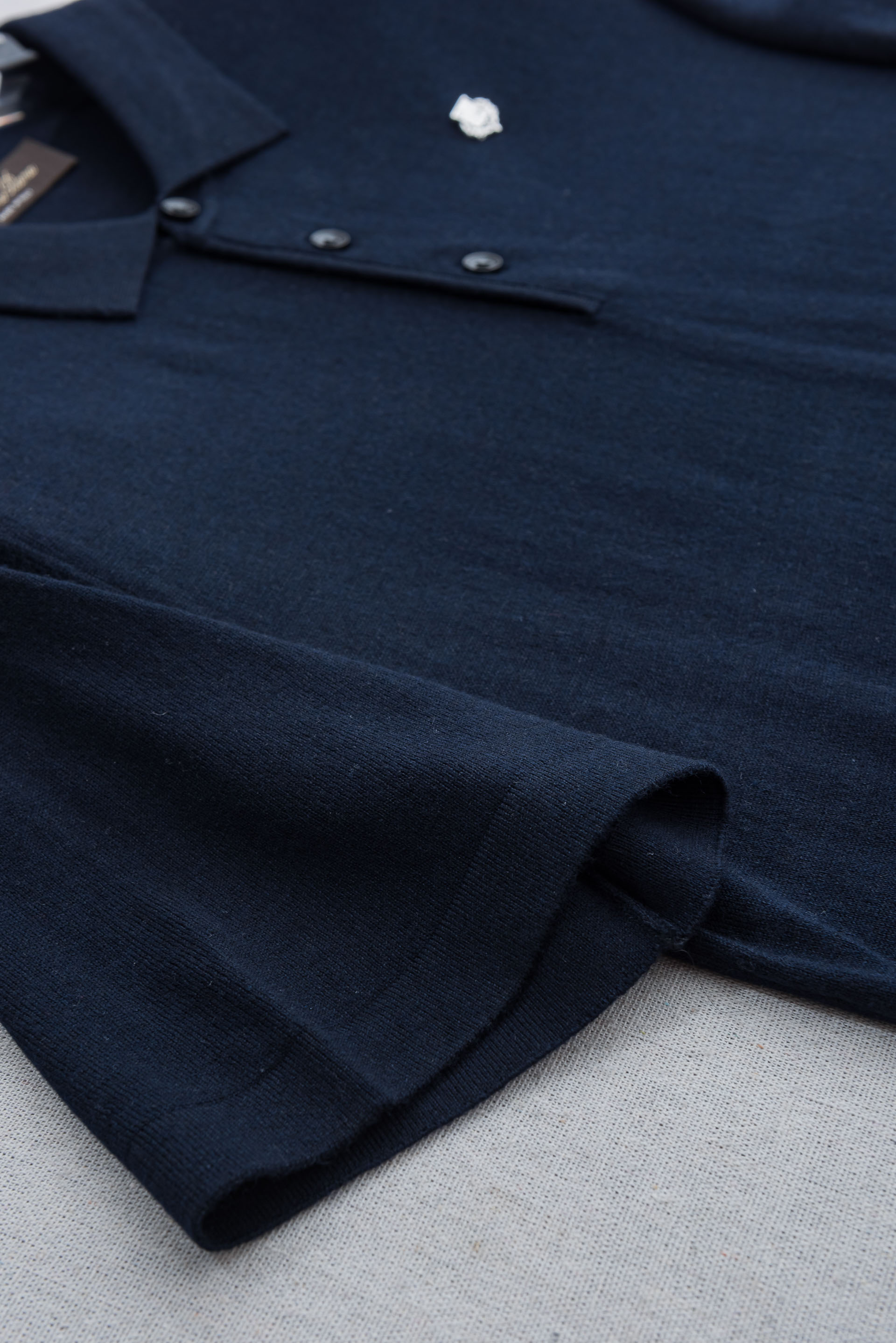 loro Piana 1936ss春夏最新男士经典标徽休闲翻领短袖针织衫！一款融合了精湛工艺与高端材质的
