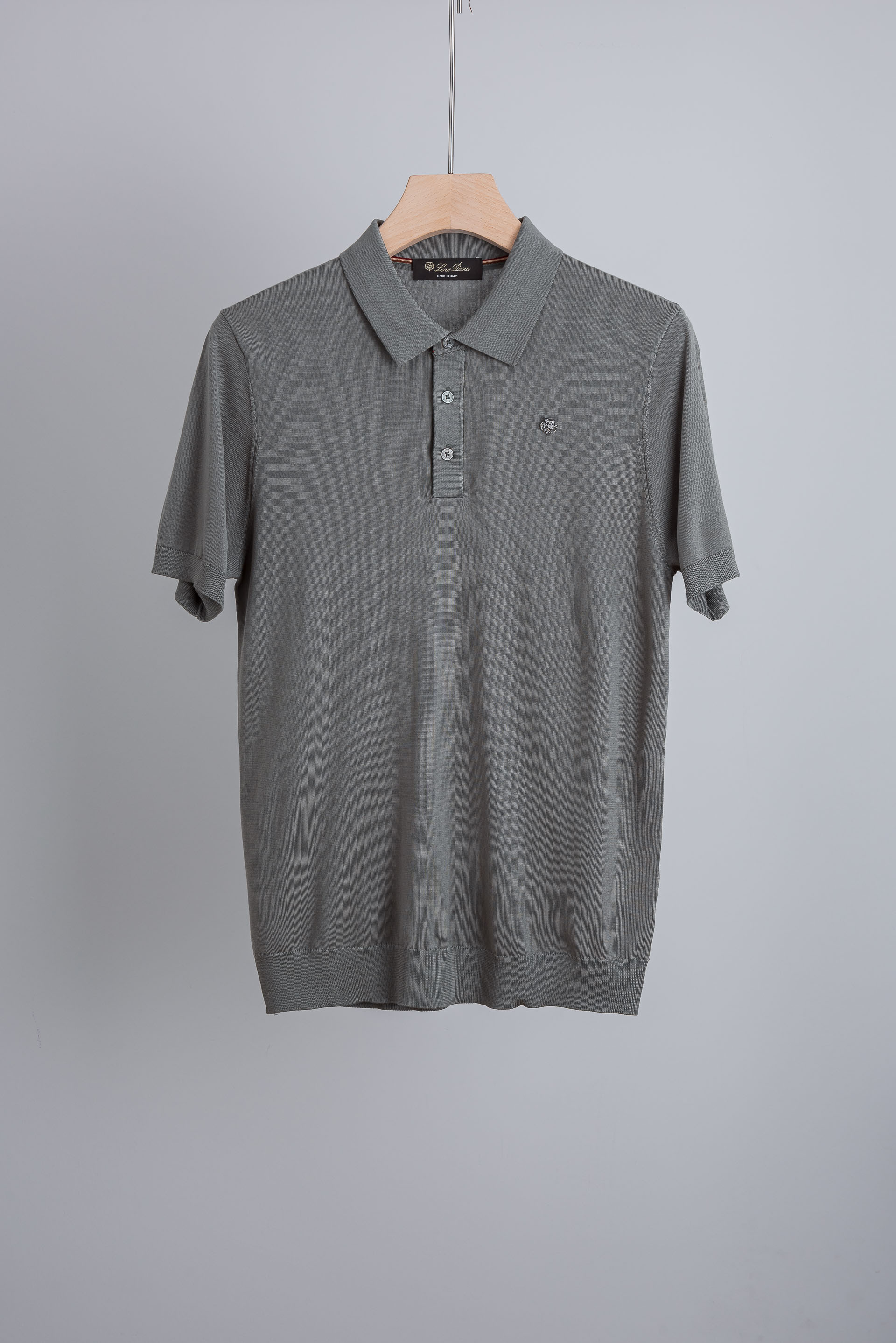 ☀️☀️Loro Piana ss春夏最新男士经典标徽休闲翻领短袖针织衫！一款融合了精湛工艺与高端材质的