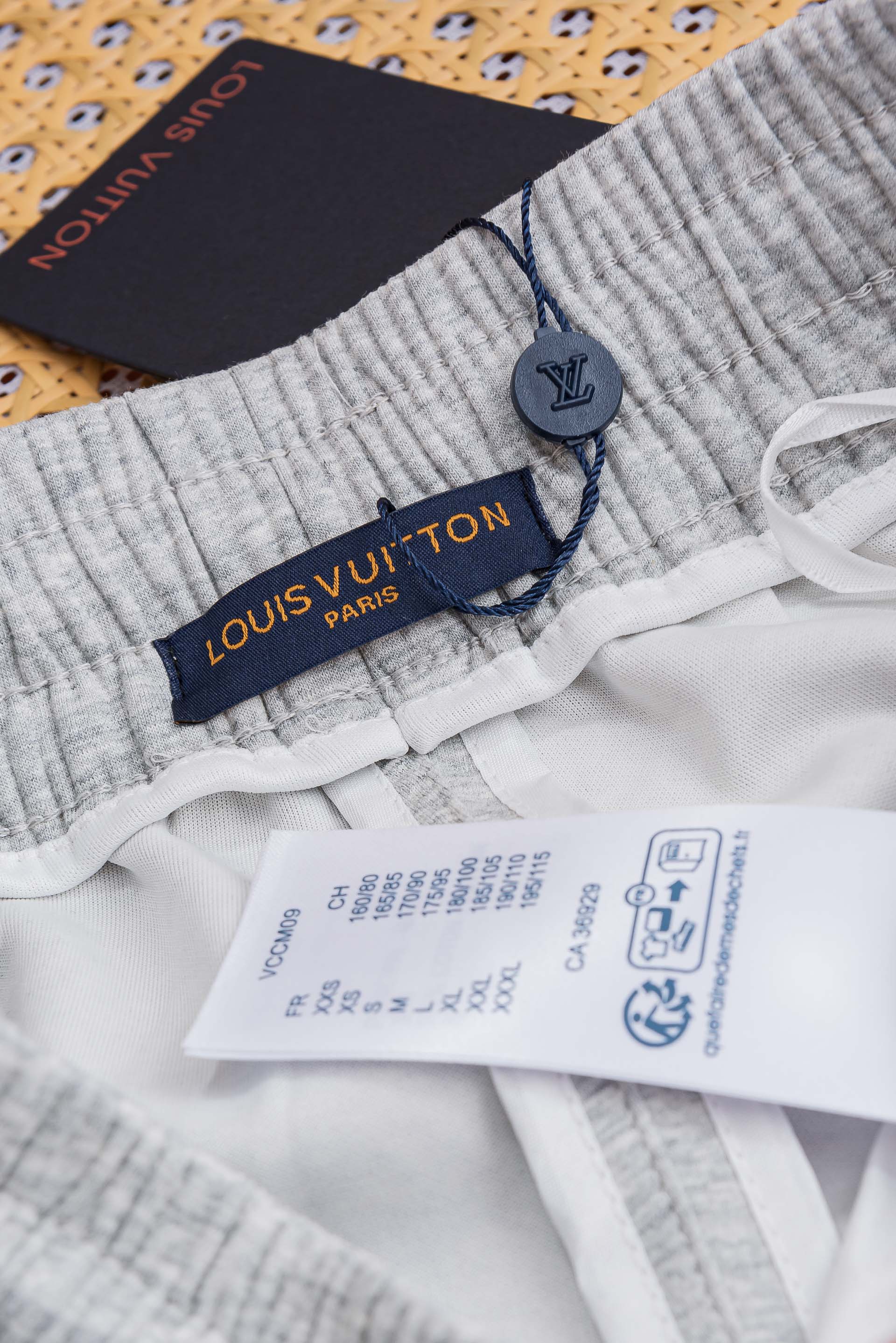 ☀️☀️ LV 2026SS最新出品宽松裤脚休闲裤#休闲百搭的一款 上身很舒适 弹力收腰抽绳，阔腿设计，