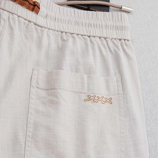 Zegna 杰尼亚2026高奢天丝亚麻面料即保留亚麻的天然质地又融入了天丝的柔软和光泽感弹力搭配抽绳松紧腰宽松直筒廓形裁 Zegna 杰尼亚2026高奢天丝亚麻面料即保留亚麻的天然质地又融入了天丝的柔软和光泽感弹力搭配抽绳松紧腰宽松直筒廓形裁