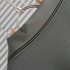 Dio*r迪/奥2026ss春夏蜂窝六角肌理具有超强透气吸湿排汗男士翻领短袖POLO衫# 此款POLO衫面料选用客供进口 Dio*r迪/奥2026ss春夏蜂窝六角肌理具有超强透气吸湿排汗男士翻领短袖POLO衫# 此款POLO衫面料选用客供进口