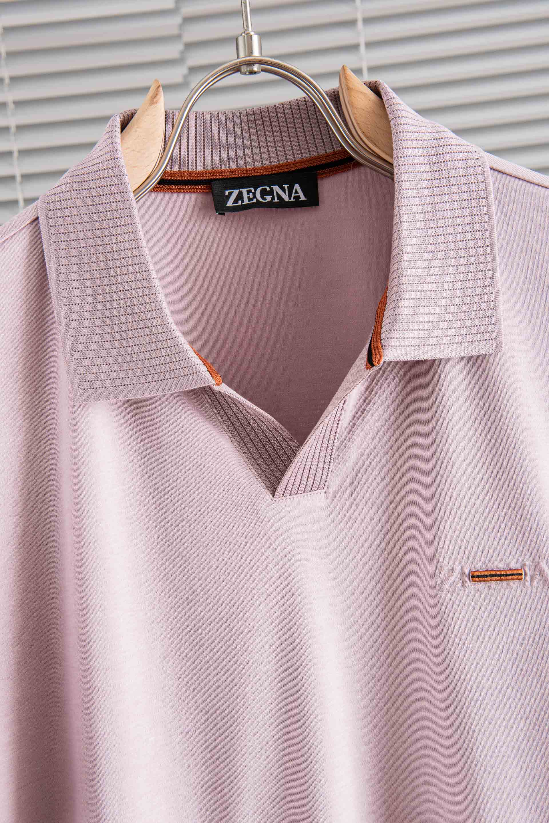 杰尼亚Zegna2026ss春夏蜂窝六角肌理具有超强透气吸湿排汗男士V领短袖POLO衫# 此款POLO衫面料选用客供进口 杰尼亚Zegna2026ss春夏蜂窝六角肌理具有超强透气吸湿排汗男士V领短袖POLO衫# 此款POLO衫面料选用客供进口
