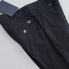 普拉#达Pr*ada26ss春夏轻奢时尚定制休闲西裤,简洁干练的风格,精致卓越的品质男装,每款的设计点跟 普拉#达Pr*ada26ss春夏轻奢时尚定制休闲西裤,简洁干练的风格,精致卓越的品质男装,每款的设计点跟