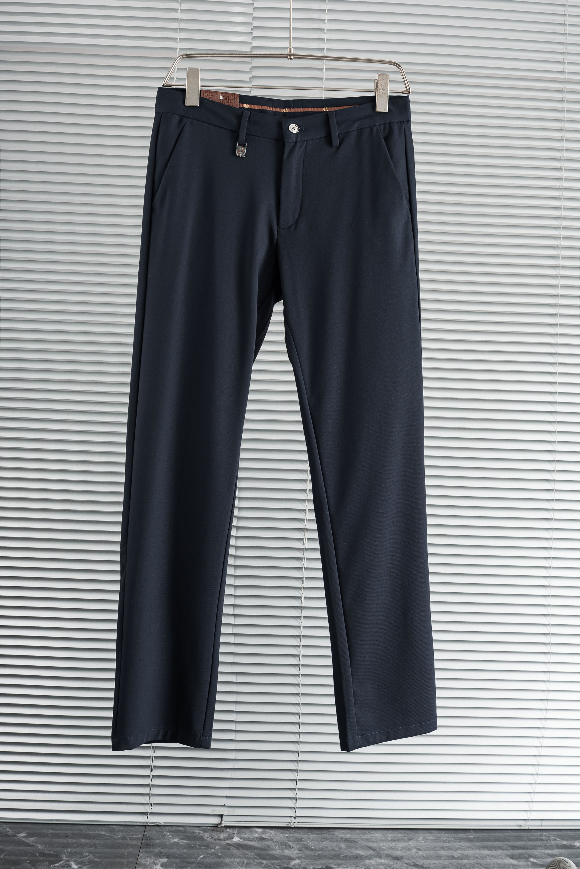 Loro Piana26ss春夏轻奢时尚定制休闲西裤，简洁干练的风格，精致卓越的品质男装，每款的设计点跟