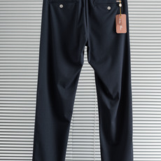 Loro Piana26ss春夏轻奢时尚定制休闲西裤,简洁干练的风格,精致卓越的品质男装,每款的设计点跟 Loro Piana26ss春夏轻奢时尚定制休闲西裤,简洁干练的风格,精致卓越的品质男装,每款的设计点跟