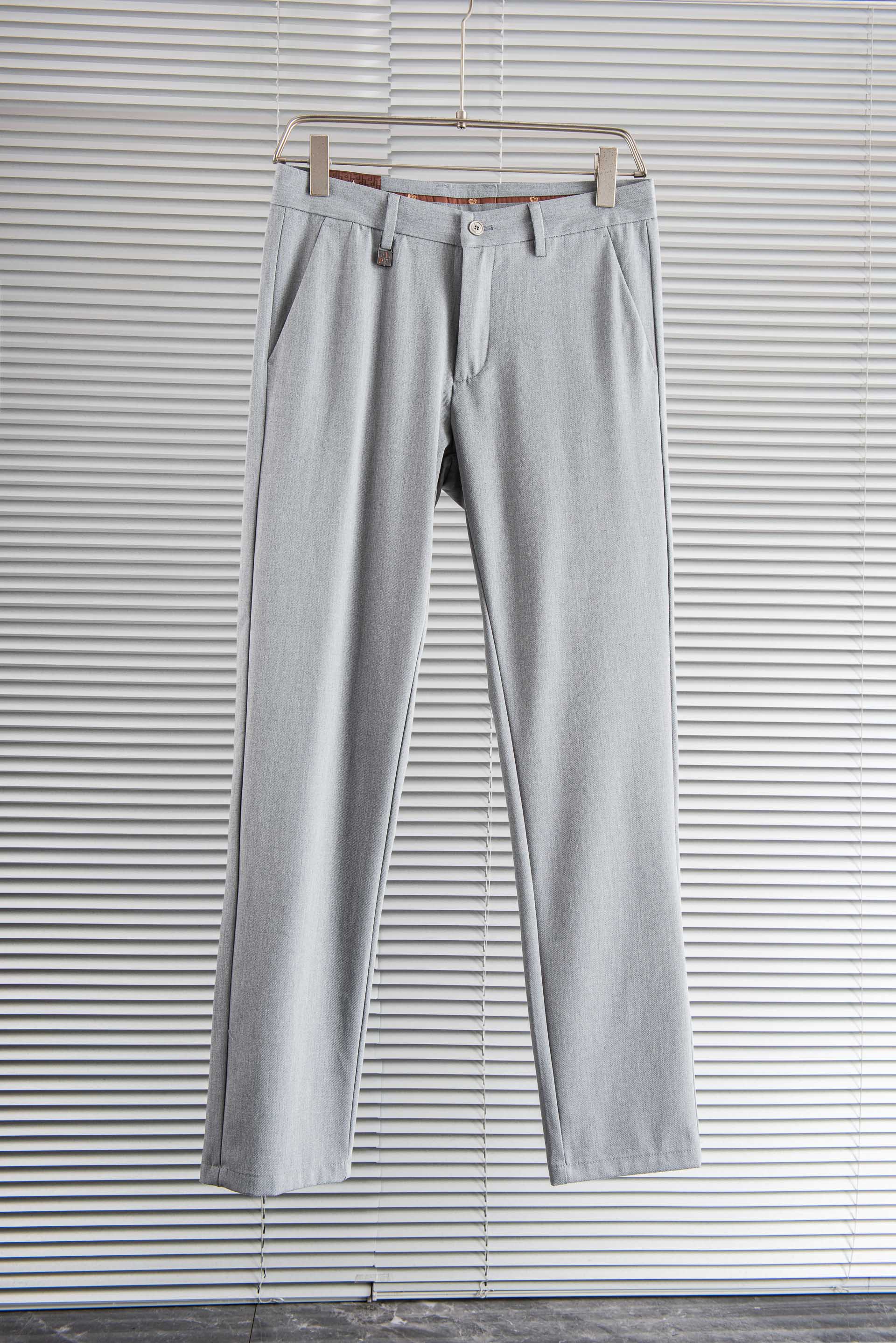 Loro Piana26ss春夏轻奢时尚定制休闲西裤，简洁干练的风格，精致卓越的品质男装，每款的设计点跟
