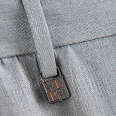 Loro Piana26ss春夏轻奢时尚定制休闲西裤,简洁干练的风格,精致卓越的品质男装,每款的设计点跟 Loro Piana26ss春夏轻奢时尚定制休闲西裤,简洁干练的风格,精致卓越的品质男装,每款的设计点跟