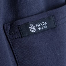 ☀️☀️ PRAD* 2026春夏新款!徽标棉质短裤#呈现休闲版型!两个侧袋,一个后袋,采用经典的抽 ☀️☀️ PRAD* 2026春夏新款!徽标棉质短裤#呈现休闲版型!两个侧袋,一个后袋,采用经典的抽