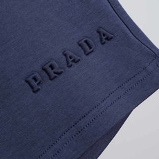 ☀️☀️ PRAD* 2026春夏新款!徽标棉质短裤#呈现休闲版型!两个侧袋,一个后袋,采用经典的抽 ☀️☀️ PRAD* 2026春夏新款!徽标棉质短裤#呈现休闲版型!两个侧袋,一个后袋,采用经典的抽