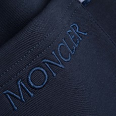 ☀️☀️ MONC* LER 2026春夏新款!徽标棉质短裤#呈现休闲版型!两个侧袋,一个后袋,采用经典 ☀️☀️ MONC* LER 2026春夏新款!徽标棉质短裤#呈现休闲版型!两个侧袋,一个后袋,采用经典