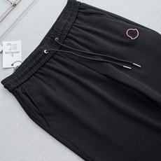 MONC* LER 蒙口 2026最新款精梳棉混纺挺括有型自带筋骨感抗皱性极强四面弹力包容性好弹力松紧腰搭配抽绳设 MONC* LER 蒙口 2026最新款精梳棉混纺挺括有型自带筋骨感抗皱性极强四面弹力包容性好弹力松紧腰搭配抽绳设