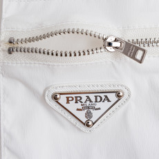 ☀️☀️ PRADA普拉达2026ss男士连帽夹克防晒服#左胸口的Prada三角金属徽标是整件衣服最具辨 ☀️☀️ PRADA普拉达2026ss男士连帽夹克防晒服#左胸口的Prada三角金属徽标是整件衣服最具辨