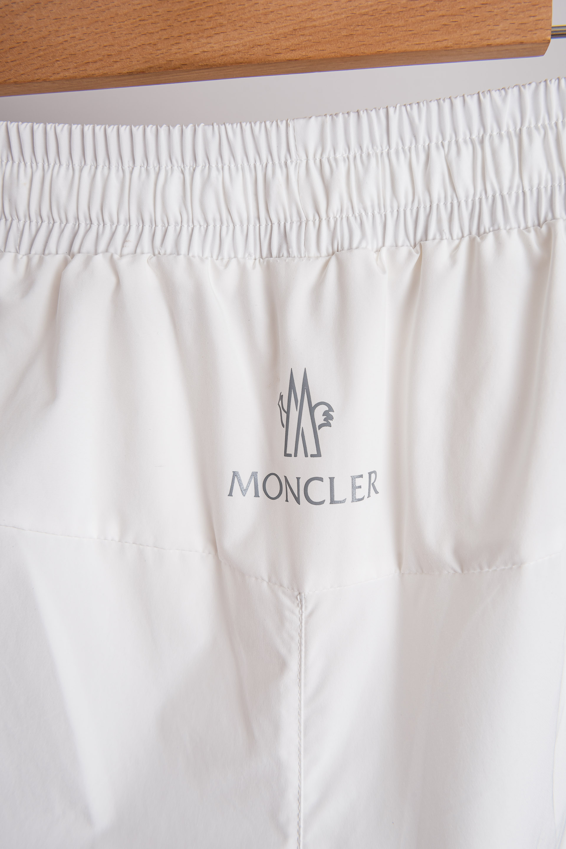 ☀️☀️ MONCLER蒙口 2026SS夏季经典轻薄速干尼龙抽绳男士沙滩短裤#该裤装取材于进口100%