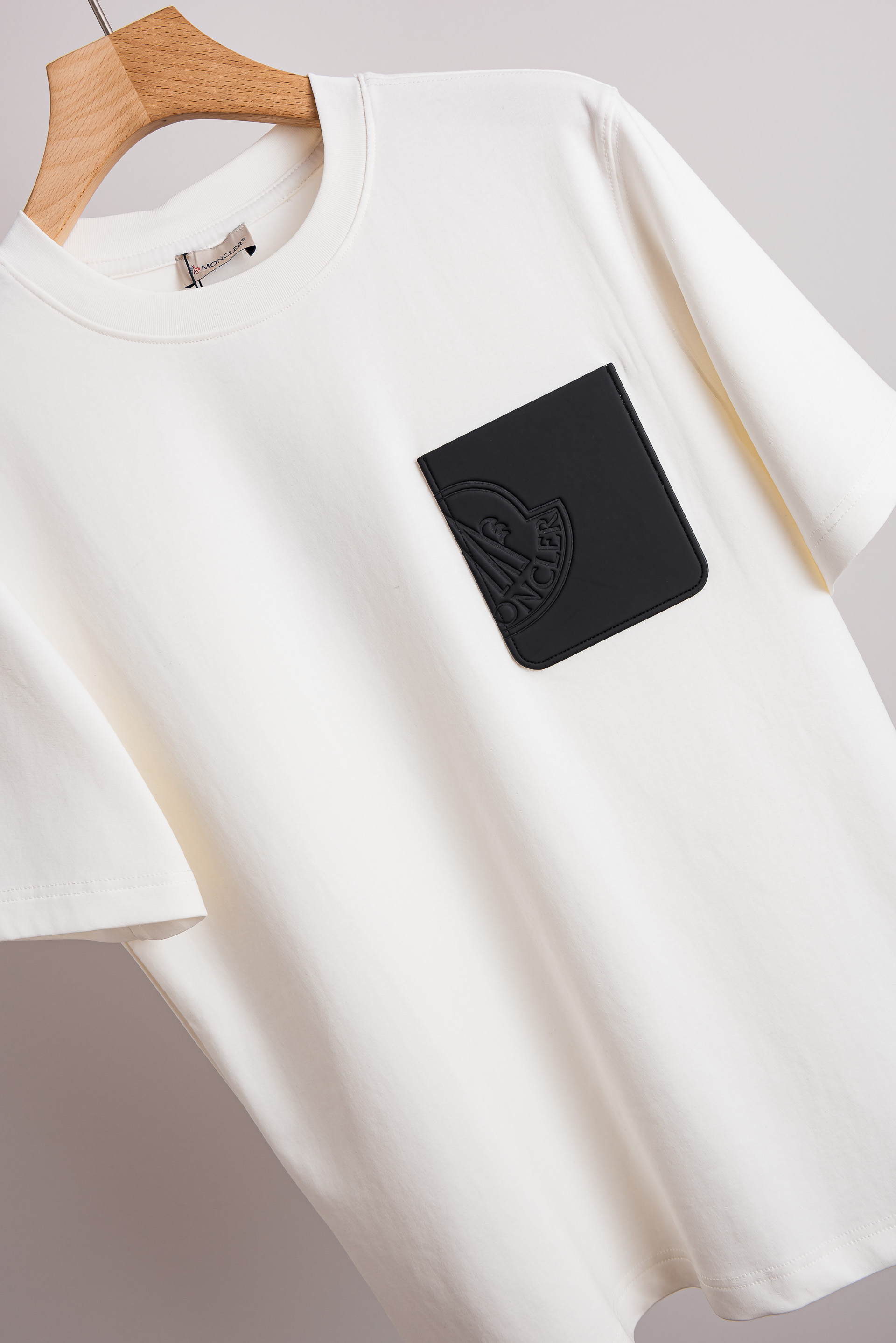 ☀️☀️MONCLER 蒙口26SS夏季新款空气层面料 男士圆领短袖T恤#高端奢侈成衣系列，空气棉微距下