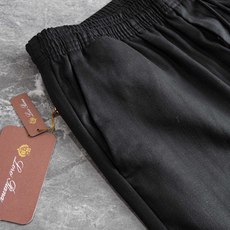 Loro Piana 2026春夏新品亚麻混纺休闲裤#面料自带天然透气、垂坠感强的特性,是高端品牌夏季裤 Loro Piana 2026春夏新品亚麻混纺休闲裤#面料自带天然透气、垂坠感强的特性,是高端品牌夏季裤