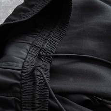 Loro Piana 2026春夏新品亚麻混纺休闲裤#面料自带天然透气、垂坠感强的特性,是高端品牌夏季裤 Loro Piana 2026春夏新品亚麻混纺休闲裤#面料自带天然透气、垂坠感强的特性,是高端品牌夏季裤