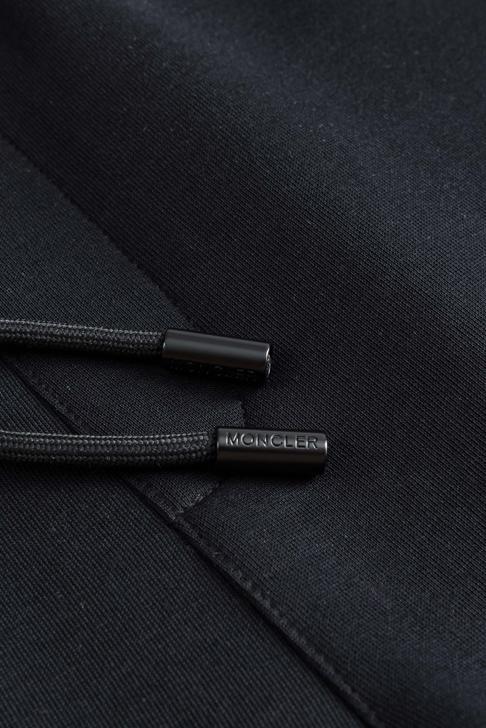 MONCLER 蒙口2026春夏新款！徽标棉质短裤#呈现休闲版型！两个侧袋，一个后袋，采用经典的抽绳松紧