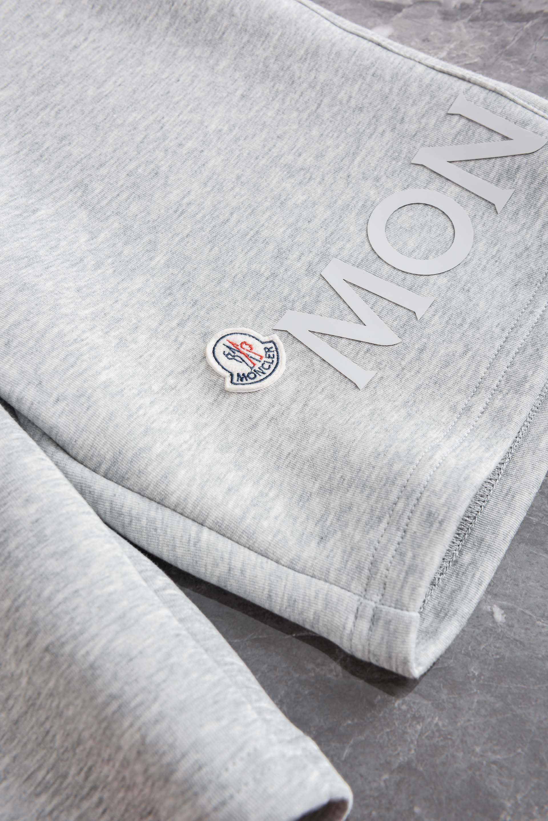 MONCLER 蒙口2026春夏新款！徽标棉质短裤#呈现休闲版型！两个侧袋，一个后袋，采用经典的抽绳松紧